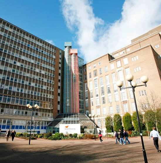 Postgraduate International Community Scholarship
